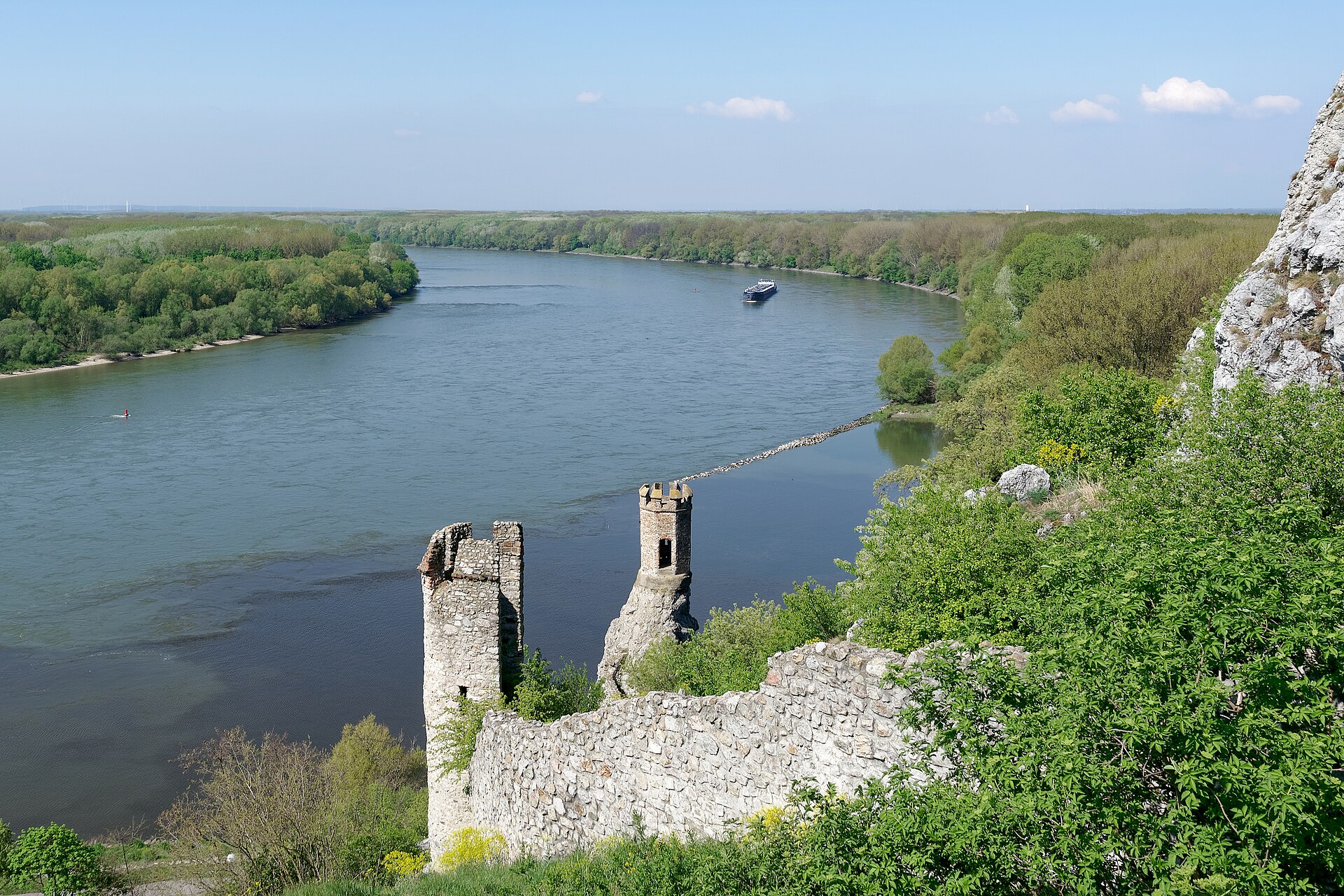 Školský výlet Bratislava – Devín + SNG